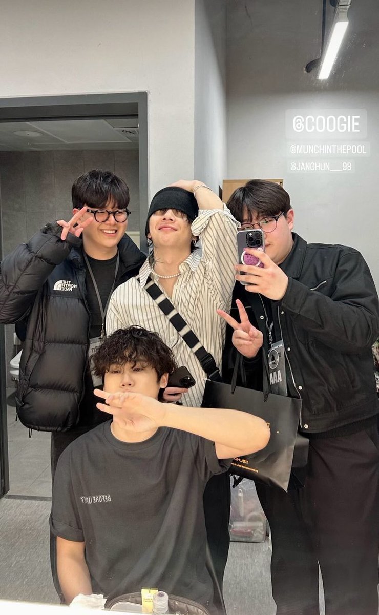 Daily Woo tweet media