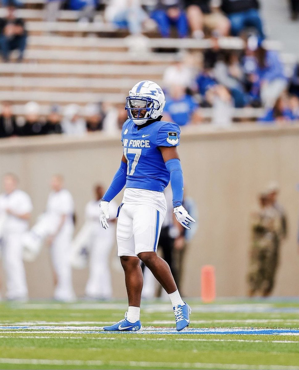 After a great conversation with @jake8shakes, I am honored to receive an offer from @AF_Football !!! #PlaymakersClub @CoachTCalhoun @Coach_Thiessen @CoachAlexMeans @HatfieldQuin @amanirichburg88 @Todd_C_08 @Jdjacks45 @ccesfootball @HighSchoolBlitz @PrepRedzoneSC I