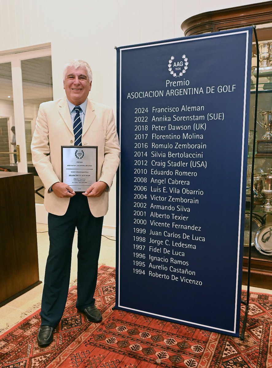 PacoAlemanGolf's tweet photo. Un verdadero orgullo y honor haber recibido de parte de la @GolfAAG esta gran distinción. Jamas soñé en ver mi nombre en esta lista de grandes jugadores y dirigentes que hicieron grande el golf de Argentina. Gracias. https://t.co/V9gmhbvXdN