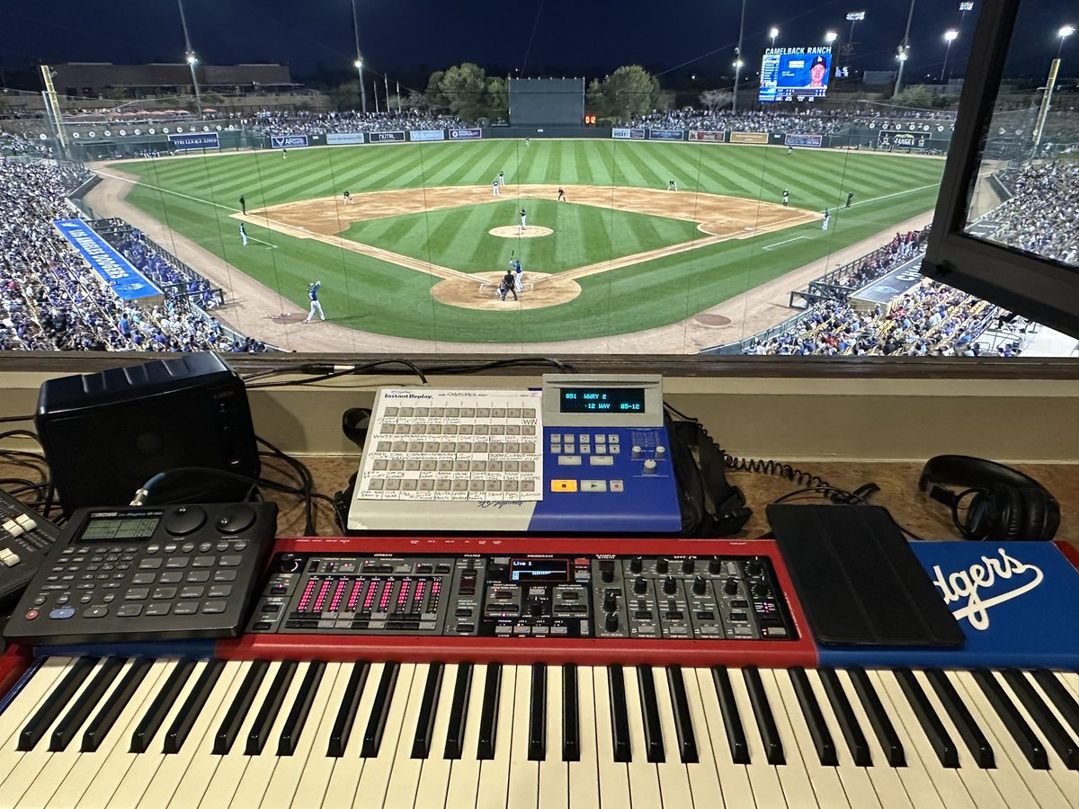 It’s that time again, spring training for the organist! @camelbackranch #LGD