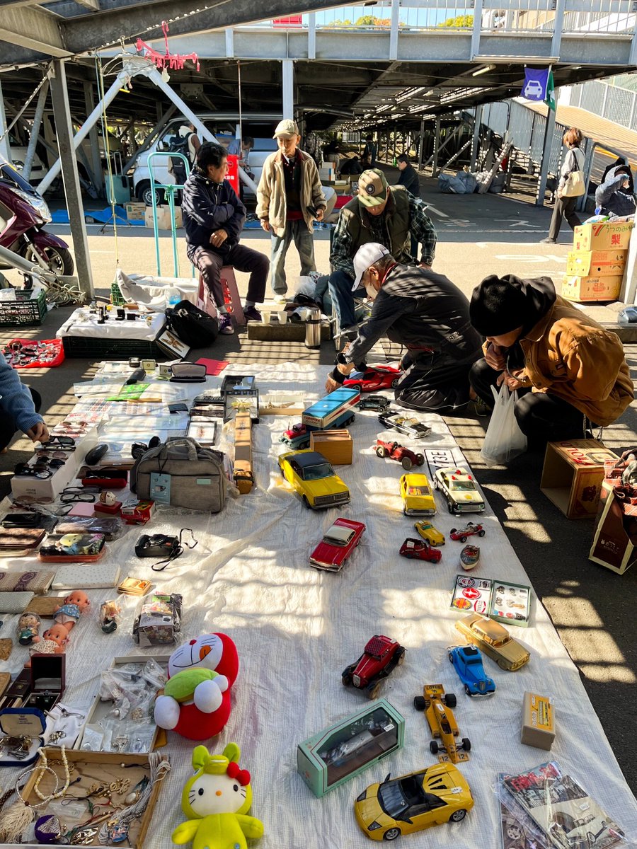 東京の週末ストリート-大井競馬場蚤の中古市
いつも市場をぶらぶらするのが好きな私は、旅行や新しい場所に行くたびに、いろいろな市場を探しています🤗🤗