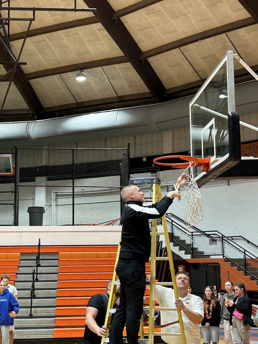Coach Merritt (@coachmerritt1) on Twitter photo <a href="/oriole_hoops/">Charlotte High School Boys Basketball</a>
There are years coaches learn from players…. This is one of those years. I love it out here. <a href="/oriole_hoops/">Charlotte High School Boys Basketball</a>
There are years coaches learn from players…. This is one of those years. I love it out here.