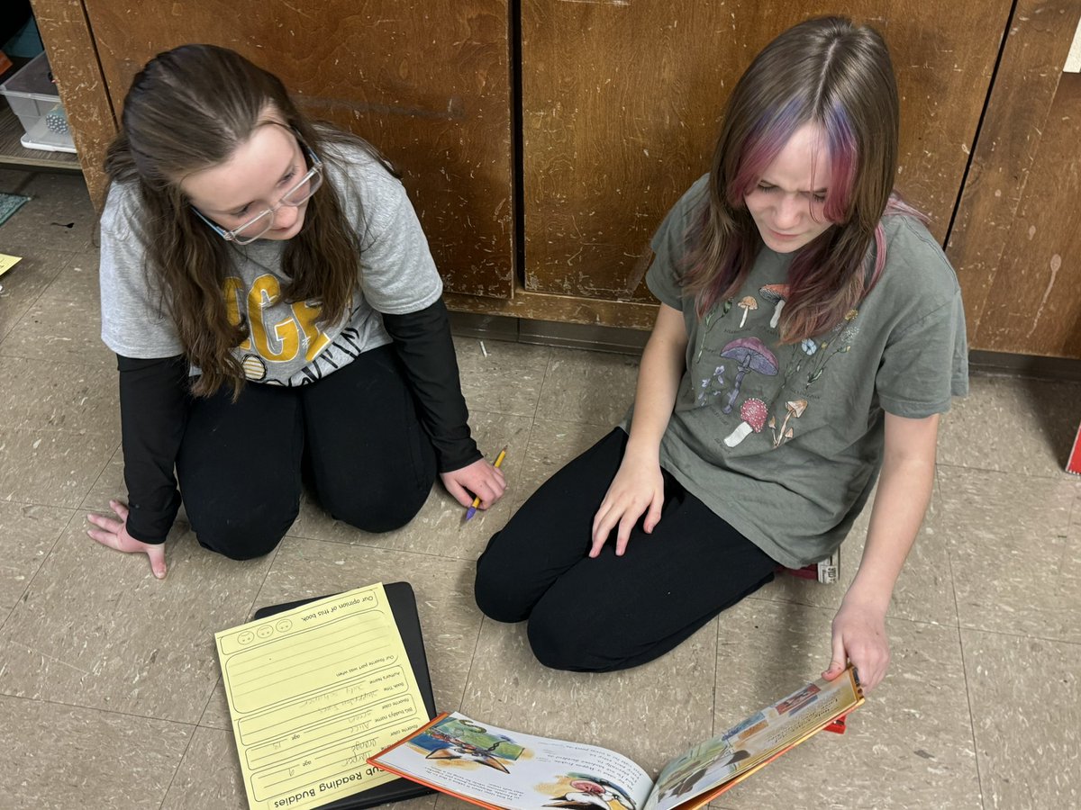 We enjoyed reading and visiting with the 7th graders today! I love this tradition!! I enjoy visiting with former students and hearing about all of the amazing things they are doing as a Murray Tiger!! 🐅