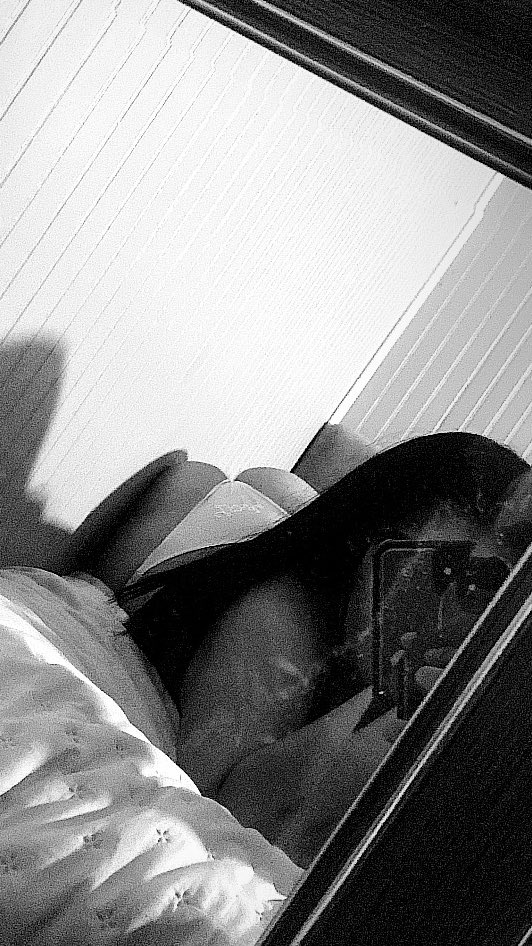 47sutrita's tweet photo. esperando el indicao pa ke me lo chante y me de amor😞😵‍💫 https://t.co/J0yEOa6sYv