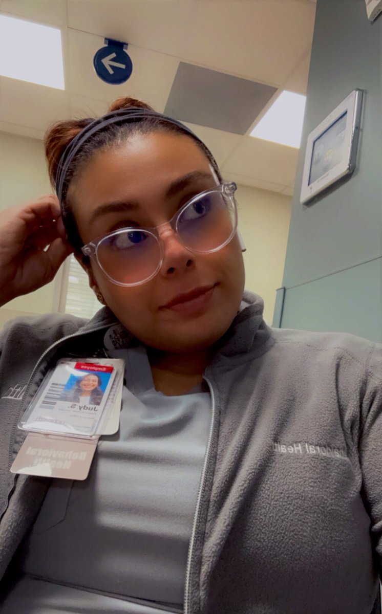 judesmittyy's tweet image. Get to spend the night dealing with behavioral patients in the ED tonight 😅 don’t let the face fool you, I’m stoked.
But just gotta make it through the night then I get to have tea time with friends tomorrow 🥰 #nightshiftlife