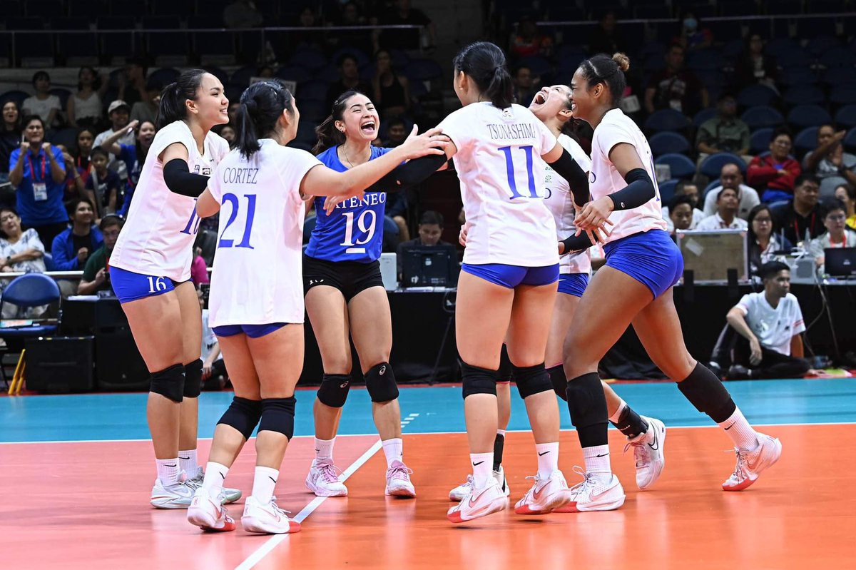 Gabie_TheGUIDON's tweet image. DEFENDING THE NEST
Fresh from their ecstatic first victory of the season, the Ateneo Blue Eagles seek to fortify their territory from the reigning champions DLSU Lady Archers with their newfound confidence, today at 4:00 PM at MOA Arena.
#UAAPVolleyball
@TheGUIDONSports