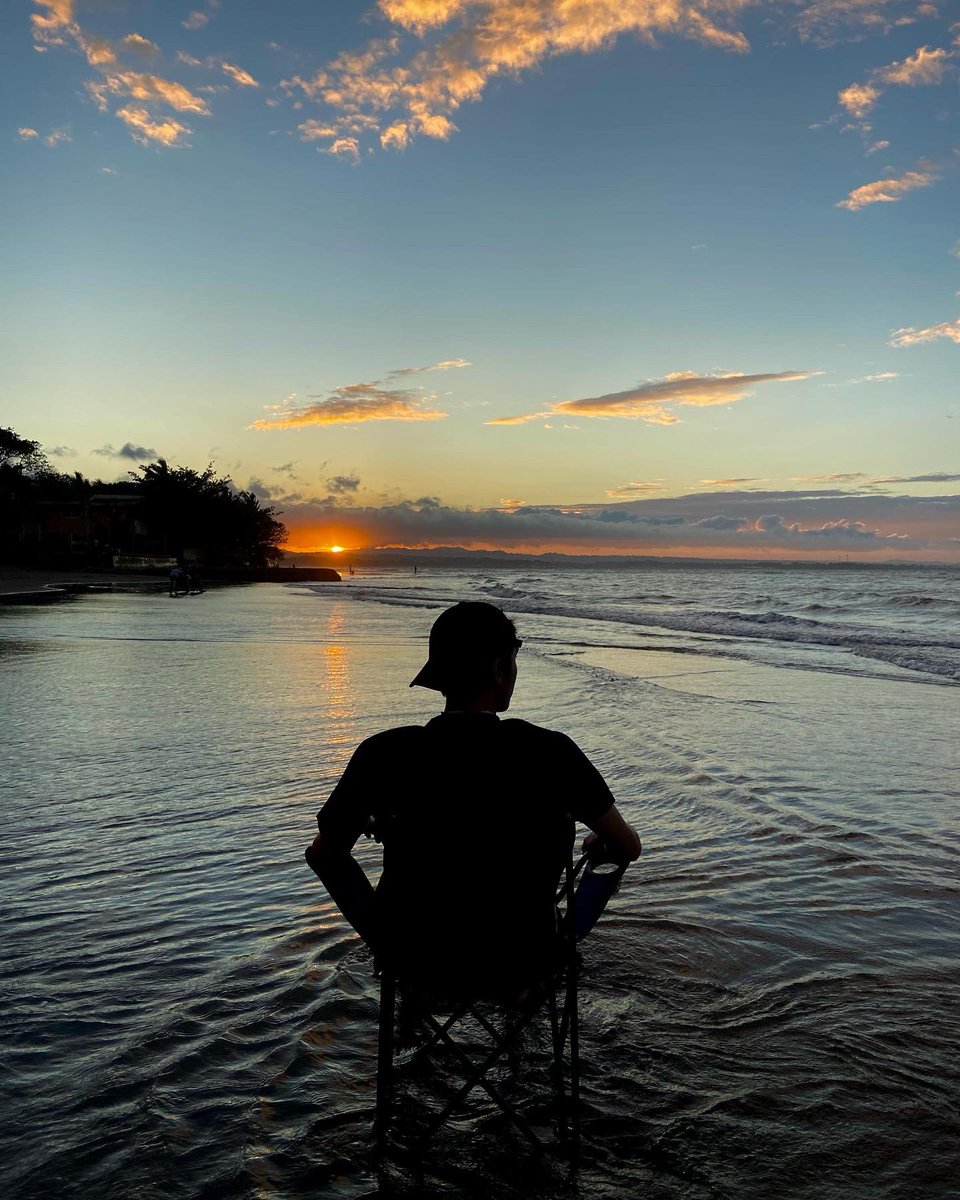 kngtan_'s tweet photo. Even the sun needs to rest. https://t.co/dgdLcNpigQ