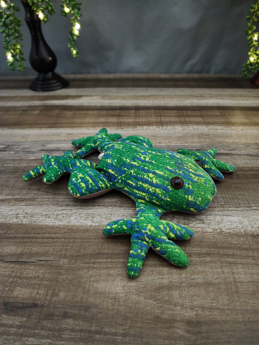 #MyNostalgicLife #beanbagtoy #beanbagfrog #greenfrog #frog #Frogtoy #frogplush #vintagefrogtoy #shopvintage 
mynostalgiclife.etsy.com/listing/140896…