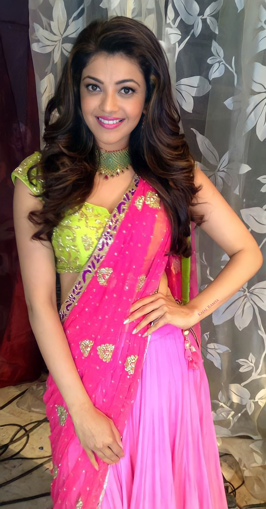 GHogKz1awAAhDHN?format=jpg&name=large