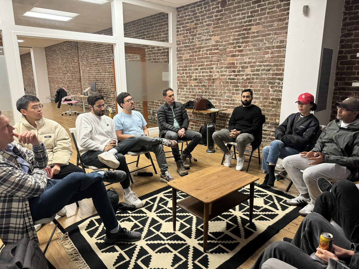 ChKashifAli's tweet photo. Despite rain and terrible weather in the Bay Area. People showed up for the founders Friday event.

@IsaMacedaAli @kskobelev @kuldip @rexRomanum @frankjunyulin @heyaleksandr @sea_sharp_ @sahilabro_ @nicholaswclouse @hellovarinder @k11kirky https://t.co/LPQqCXzezG