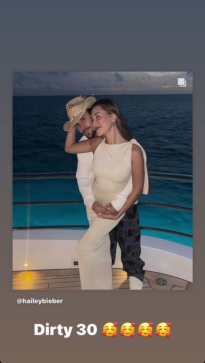 "De repente 30 🥰🥰🥰🥰" - Hailey Bieber via Instagram Stories.