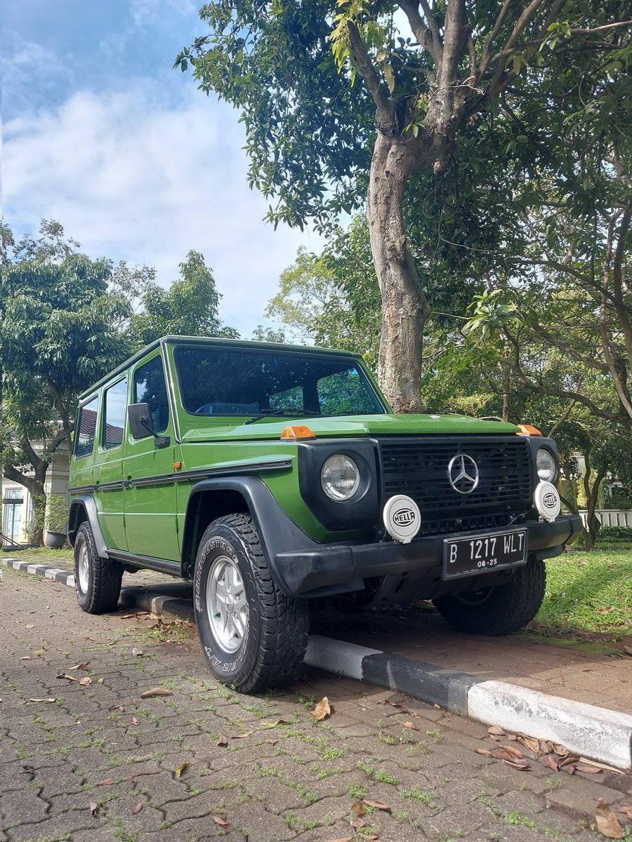 ogiehart's tweet photo. Halo, aku mau jualin mobil-mobil keluarga kami. 

Mercedes-benz G-Class 1989
Toyota BJ40 hardtop, Diesel (original, bukan swap dari FJ40) 1984

Dua-duanya fully restored, in a good condition. STNK BPKB an pribadi. https://t.co/ucj6BD6SFa