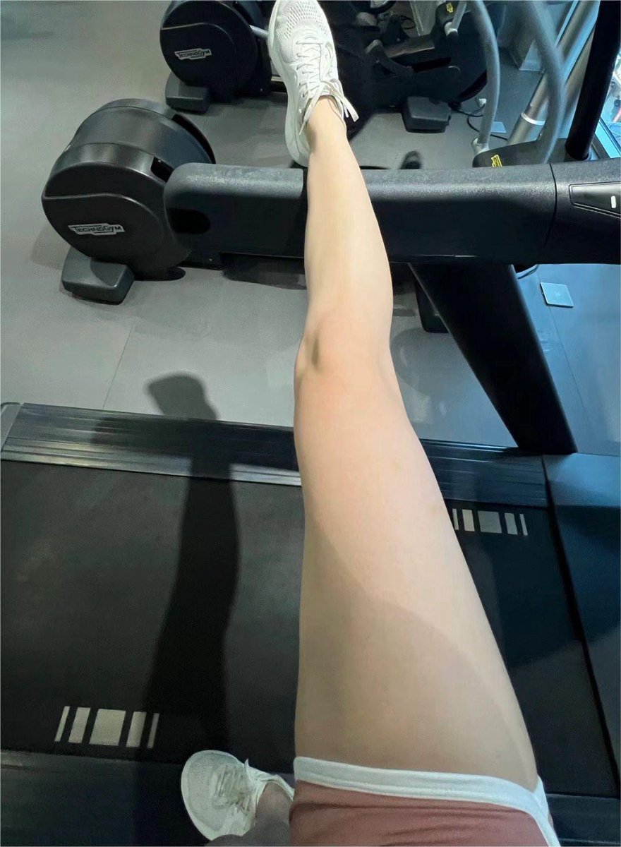 Zephyr397415594's tweet image. 주말 좋은 날씨, 데일리 피트니스 진행 중^^