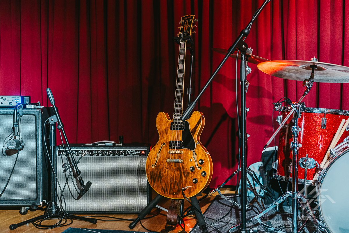 ikeshibu_tokyo's tweet photo. ⚡ARCHIVE⚡

band HANADA Streaming Live

#花田裕之：Vocal, Guitar

🎸#GibsonGuitars
🔊#FenderAmps
🎙#HeilMicrophones
🎛#MXRpedals
🎛#PetersonTuner
🎛#Dcustom

🎫販売期間 ～3月3日（日）20:00
✅配信期間 ～3月3日（日）23:59

🔻チケットはこちら🔻
https://t.co/fQAJkNMGYD https://t.co/kKqY1XdGLI