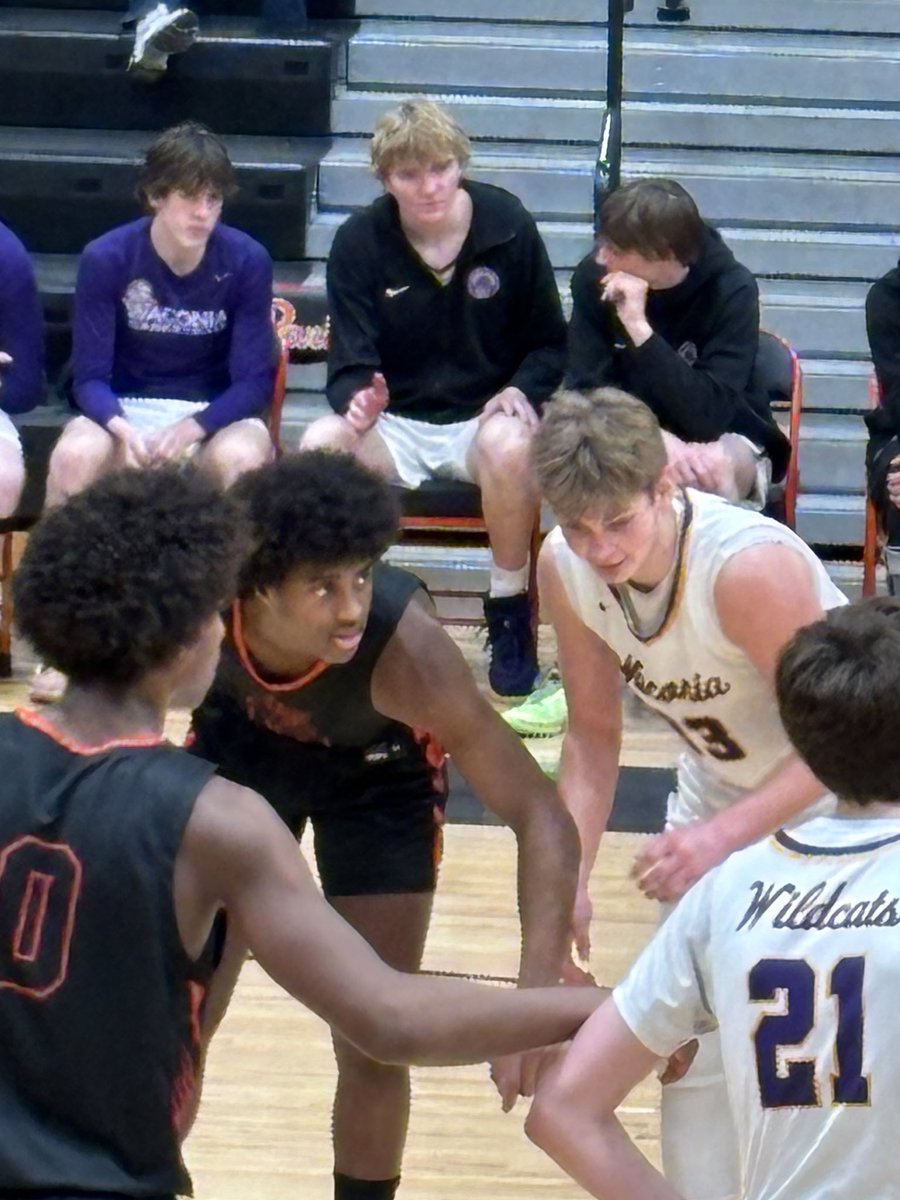 Waconia BBB end a tough regular season schedule 21-5 😳. They defeat SLP 98-79 tonight. @jackson_hayes33 with 32, @gavinolson_ nets 24 @kirsch_will adds 16. Marley Curtis 25, Micah Curtis 18. Nickle Dickle Legends everywhere on court tonight!