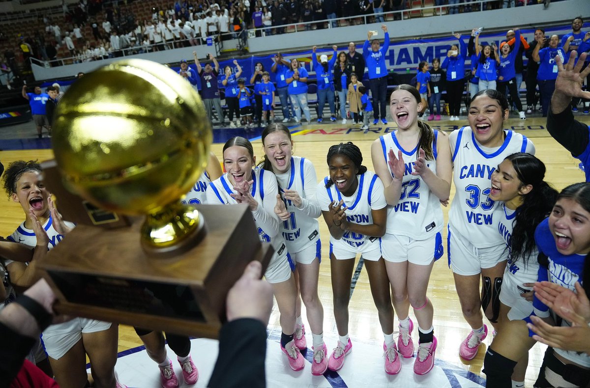 pjbreenphoto's tweet photo. Canyon View battles back to force OT and then pick up the 5A State Championship over Sunrise Mtn! Wow 👀 https://t.co/q7me7LQIzm