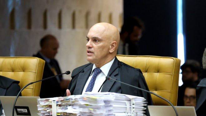 🚨🗣️➖ Flopou: Evento com Ministros do STF e Rodrigo Pacheco na Argentina fracassa e palestra de Alexandre de Moraes é cancelada.

Apesar de ser um evento gratuito, apenas cerca de 40 pessoas estiveram presentes, entre elas convidados dos palestrantes.

Devido a baixa adesão, o