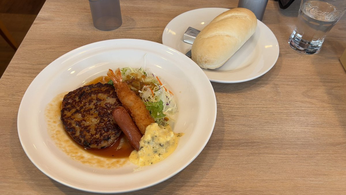 ガストの500円のランチ。 日本の大衆店だと伝えた上で、海外の友人たちに「いくらだと思う？」と聞いた結果。 アメリカ人→30ドル（4,500円）  タイ人→400バーツ（1,600円） ブラジル人→50レアル（1,500円） バングラ人→1500タカ（2,000円） 500円と答えた人は皆無 ...