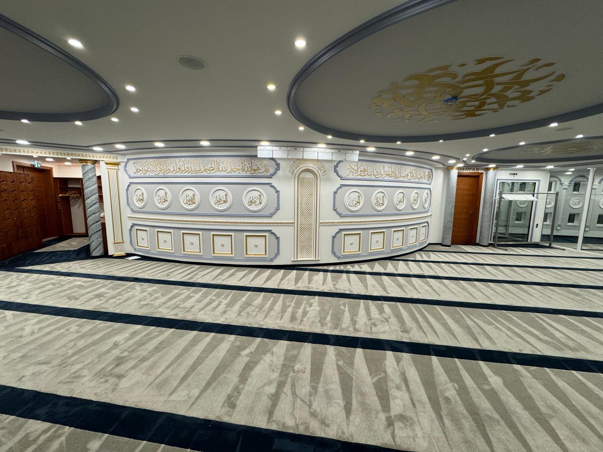 NEW:  #AhmadiyyaMosque 

The construction of the Bait-ur-Rahman Mosque in #Nürnberg Germany is nearing completion. 

What a stunning Mosque MashAllah !!!