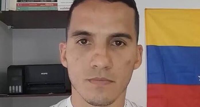 Rindamos homenaje a Ronald colocando su fotografía, tu muerte nos duele a cada venezolano que luchamos por un país distinto.

Por ti y los cientos de jóvenes asesinado lograremos la Venezuela qué tanto anhelaron ustedes.