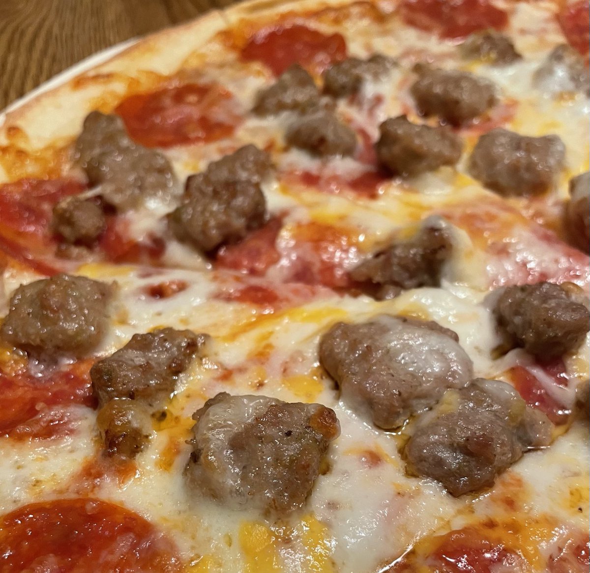 AZCoolRay's tweet photo. These are the little fake deer turd sausages I don’t care for on pizza. I like homemade (you can tell)…or crumbled. Not this. These weren’t terrible…but still. #3rdWorldProblems 😂 https://t.co/IynJbm6Syj