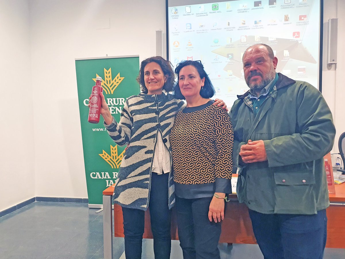 ACEITE SOLIDARIO <a href="/MagnasurAOVE/">Magnasur</a> <a href="/CarrerasEnrique/">Enrique Carreras </a>    <a href="/DOSierraMagina/">D.O.P. Sierra Mágina</a> || Entregada a <a href="/HispaniaNostra/">Hispania Nostra</a>  la cantidad recaudada con la venta de las 'botellas rojas' de aceite bedmarense <a href="/AytodeBedmar/">AytodeBedmar</a> <a href="/FundacionCRJ/">Fundación Caja Rural de Jaén</a>