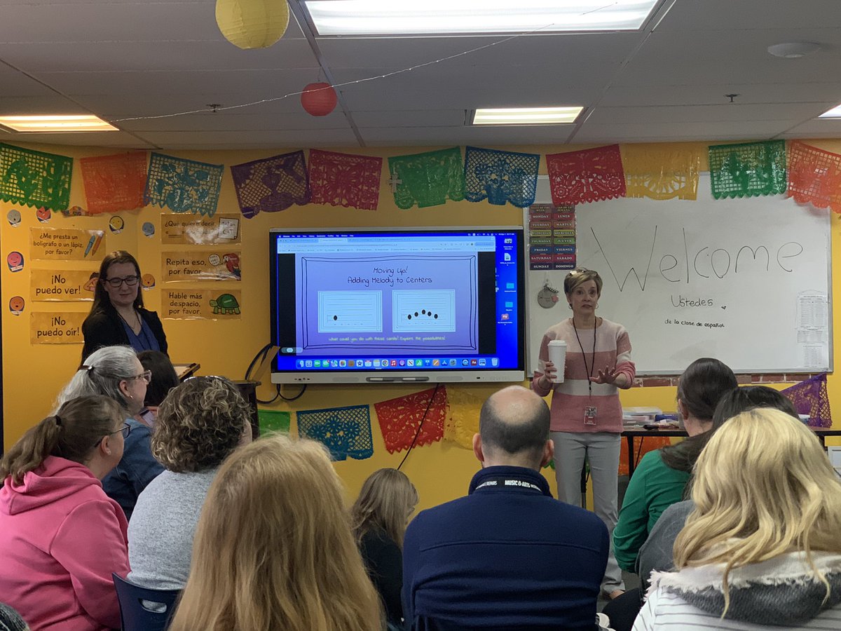 RDMusicMissLundgren tweet media