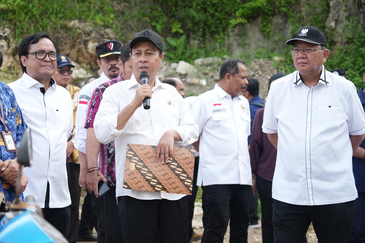 #SahabatBahari Sesditjen <a href="/djpt_kkp/">Direktorat Jenderal Perikanan Tangkap</a> <a href="/Om_trian/">Om Yunanda</a> mendampingi Kunjungan Kerja Reses Komisi IV DPR RI di PPP Gesing, Kabupaten Gunung Kidul, DI Yogyakarta (1/3).

#2024KKPBeyond #DJTBersinergi #SailBeyondWithBlueEconomy