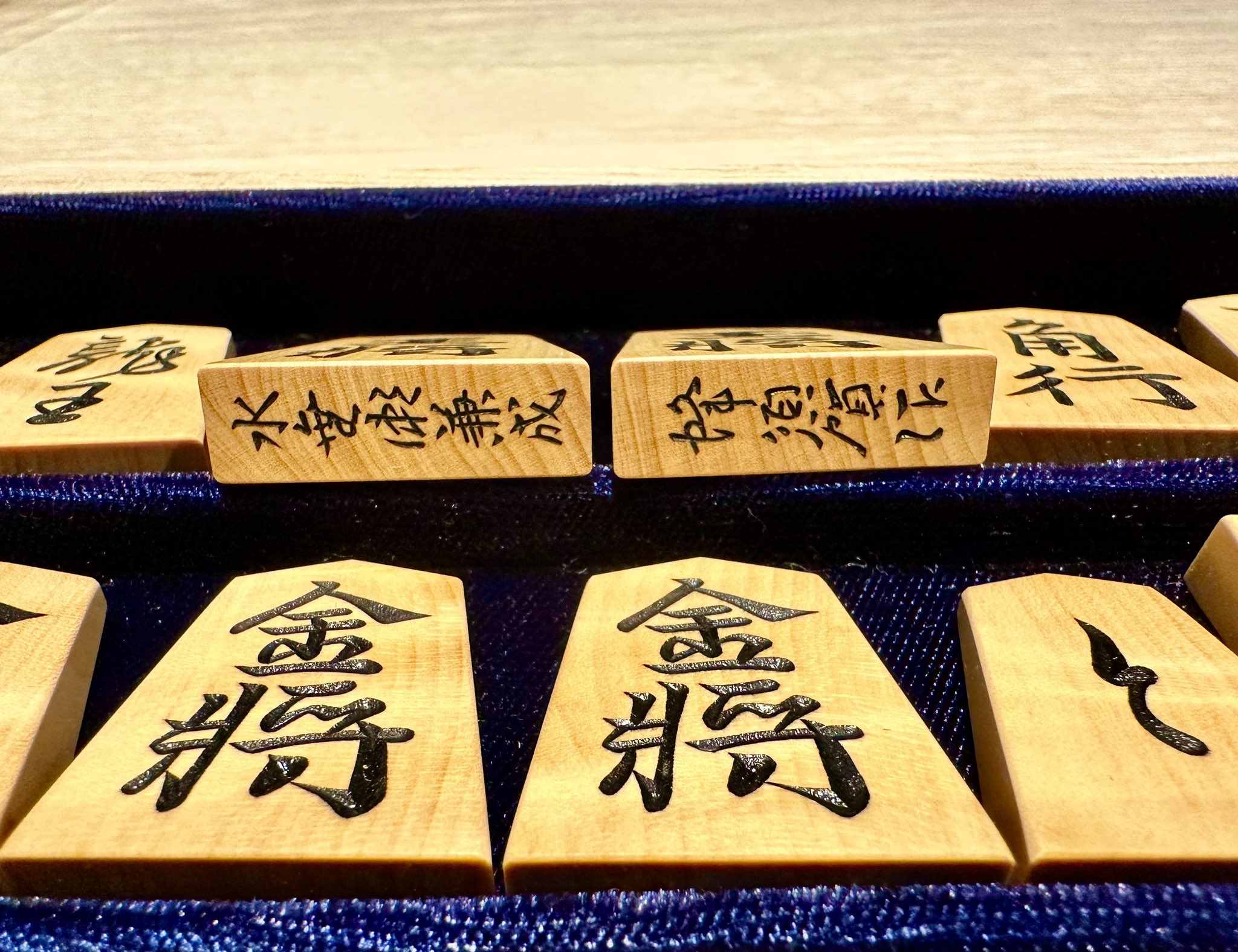 天竜作水無瀬島黄楊赤柾盛上将棋駒 ヤフーオークション ヤフオク