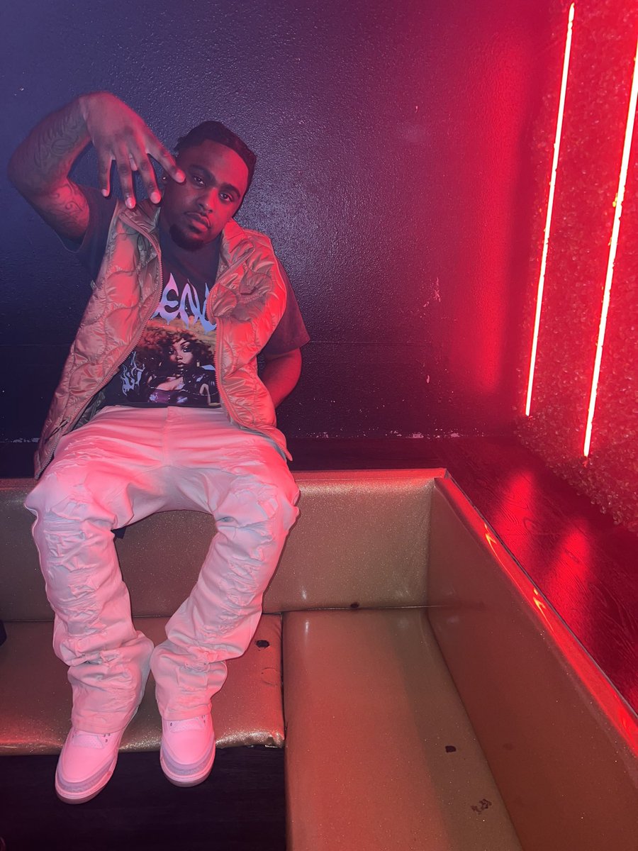 lilyawkwill's tweet image. 