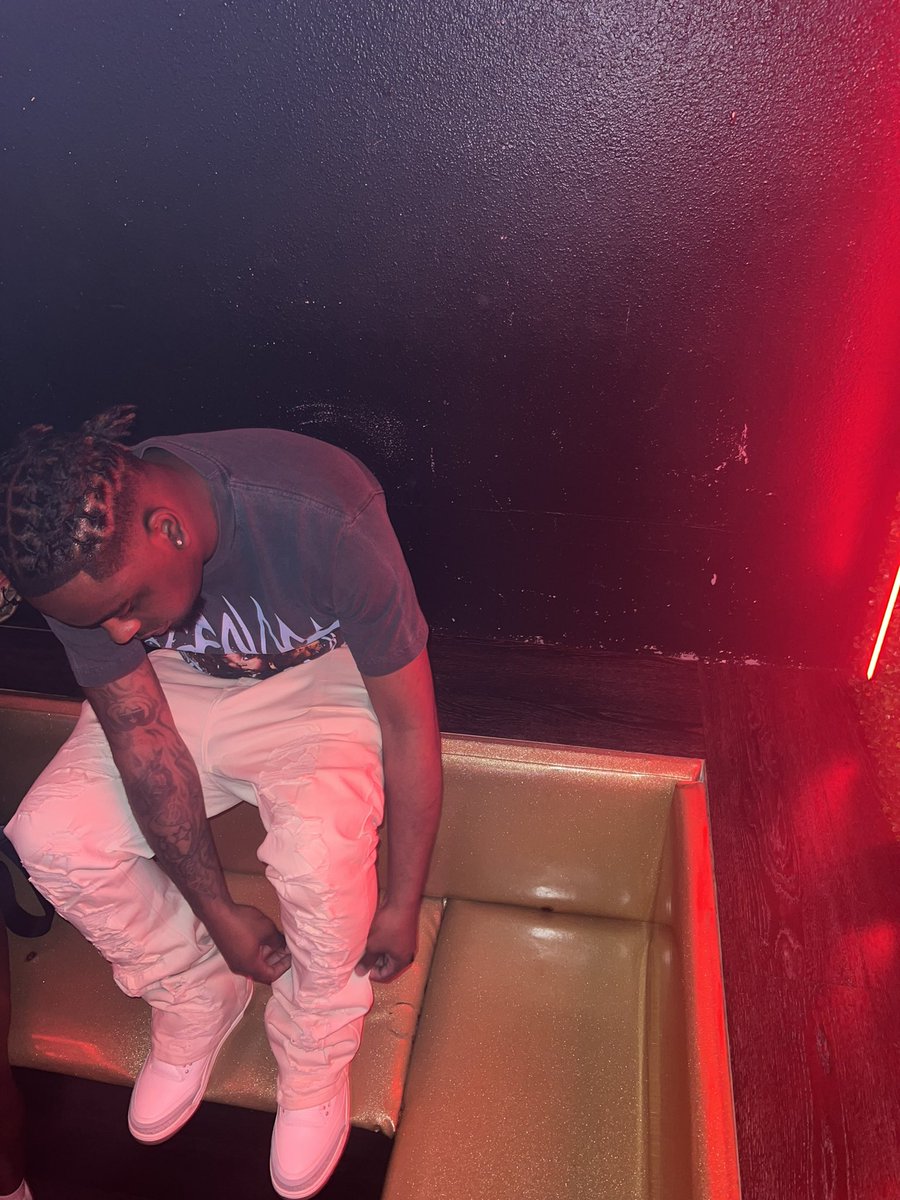 lilyawkwill's tweet image. 