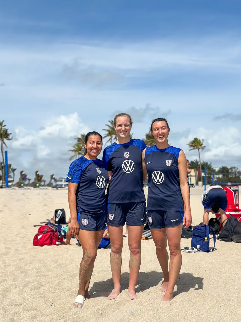 Beach Soccer LA tweet media