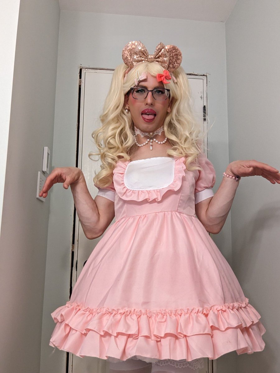 sendallurmoney's tweet photo. Who’s sissy money I’m going to take as your ready to take bbc down your FUCKING sissywhore throat on payday 
💁‍♂️💅🏻🖕🍆👅🙇‍♂️🤤

$cfnicolescams 

#catfishdom #scamfetish #cashfag #cashcow #catfishsub https://t.co/sce3GP8zg7
