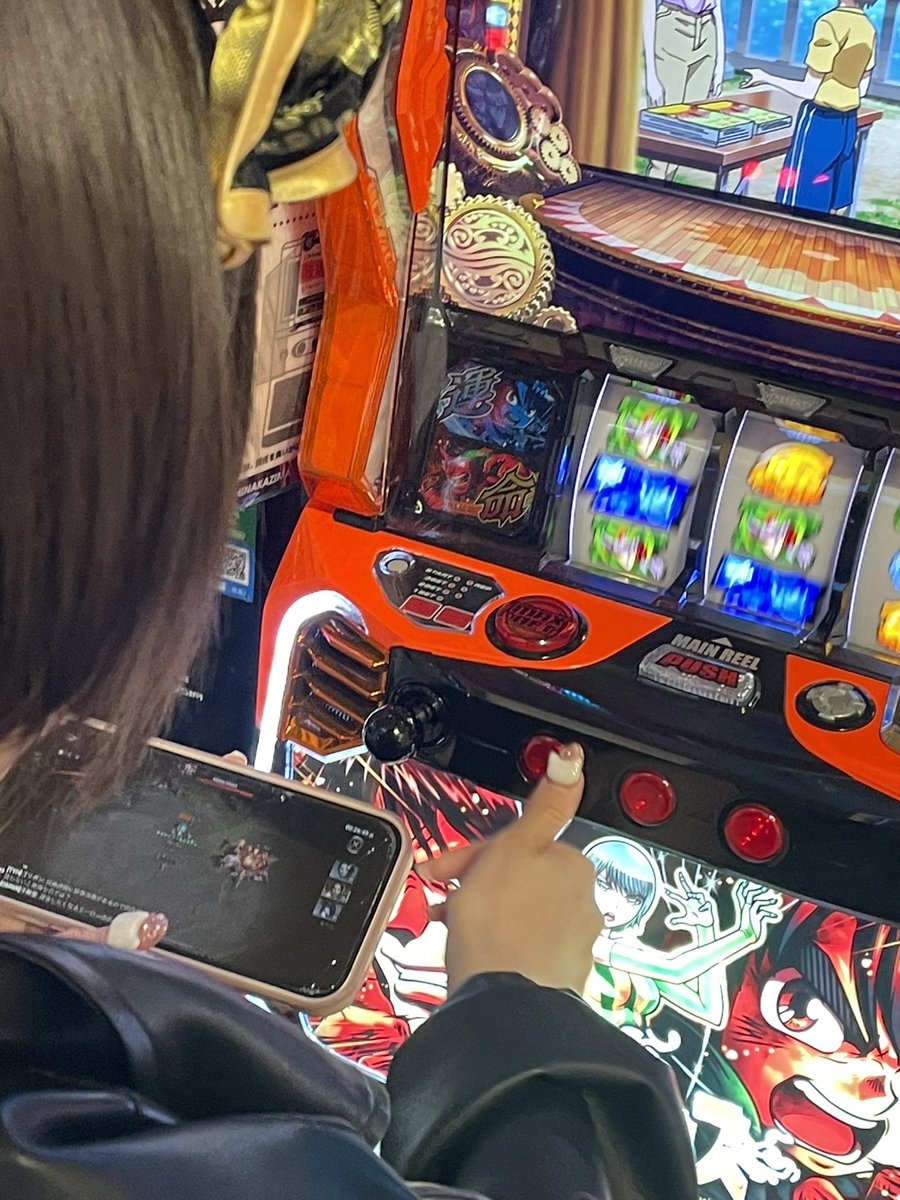 kyogegori__'s tweet photo. ちりめんじゃこ太さん朝からずっとゲームしながらからくり打っとるけど、演者って楽な仕事ヤネ… https://t.co/aOPD7mBXKV