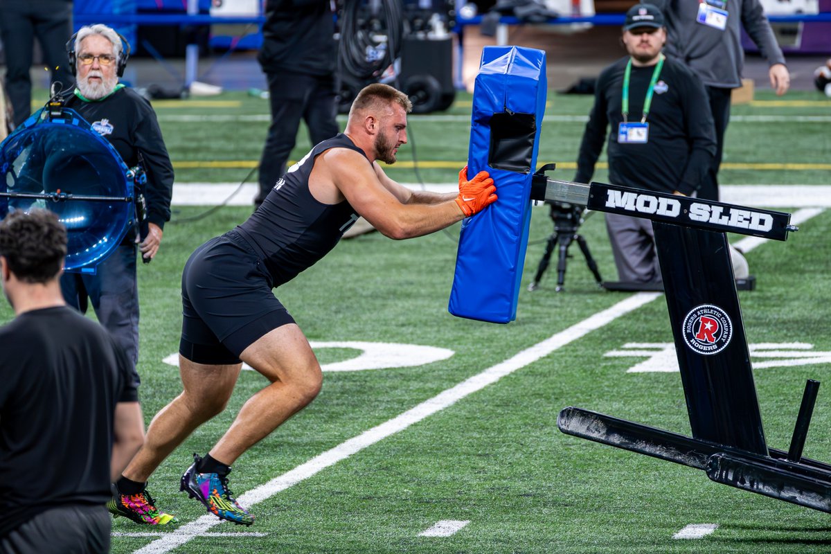 Never outworked. 

#Illini // #HTTO // #famILLy