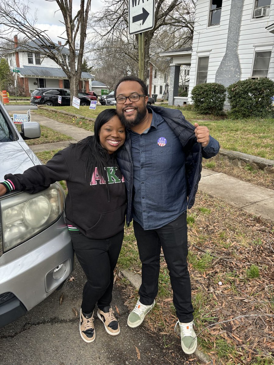 Anointed08's tweet photo. A time was had today! You still have time to get to the polls before Election Day. Take someone with you. #VoteYourPOWER @xjelliott @dmurrcon @lauracbryan @Denisefor80 https://t.co/JS5EiBin9E
