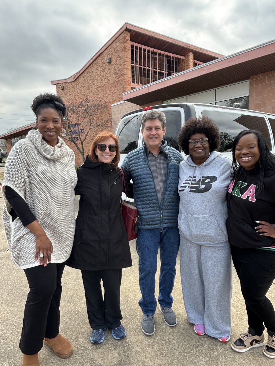 Anointed08's tweet photo. A time was had today! You still have time to get to the polls before Election Day. Take someone with you. #VoteYourPOWER @xjelliott @dmurrcon @lauracbryan @Denisefor80 https://t.co/JS5EiBin9E