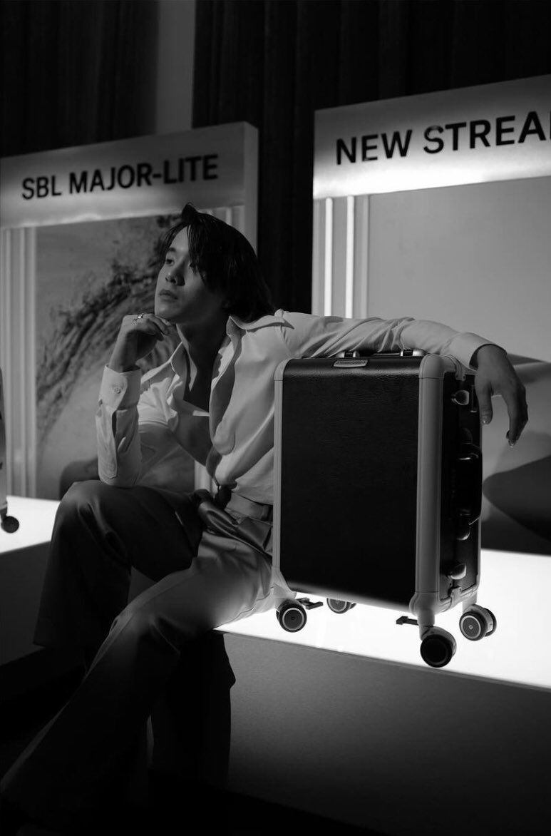 JMJFans's tweet photo. B/W 🖤🤍
#JamyJamess #JMJLABEL
#DestinationSamsoniteTH
#SamsoniteTH #EVOAZ
cr gaprakkapan https://t.co/9xr3RVeRzK