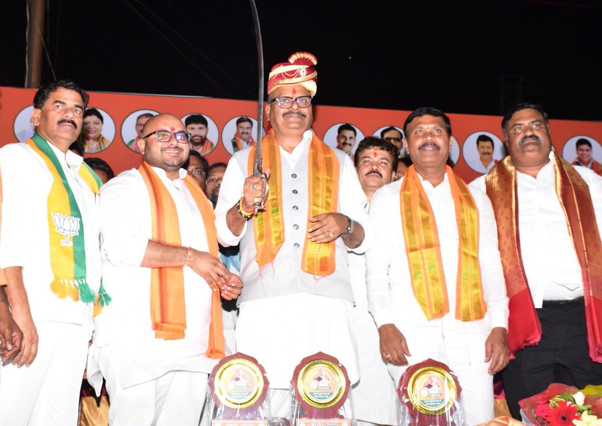 Some glimpses of #VijayaSankalpaYatra Krishna Cluster in Nalgonda yesterday along with the chief guest Hon’ble Deputy CM of UP Shri @brajeshpathakup ji. #AbkiBaar400Paar #TeesriBaarModiSarkar