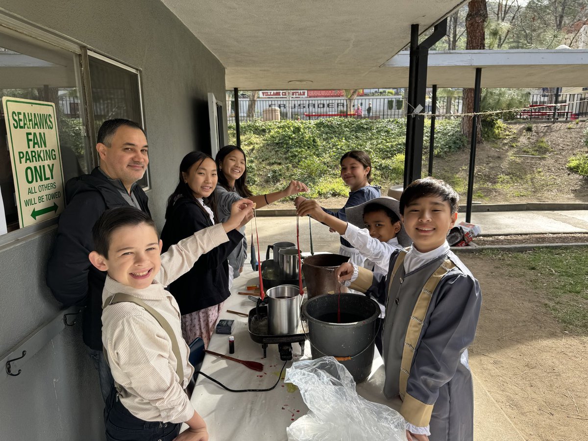 VCSCrusaders's tweet photo. Williamsburg Walk is always such a fun day and a really special way to prepare for fifth grade’s upcoming trip to Washington D.C.! Thankful for this unique opportunity to step back into history with themed activities, crafts, and lessons!
_____
#VCSFamily #CRUNITED #VCSElementary https://t.co/3At9RR1Vi3
