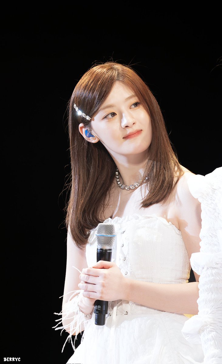 <a href="/dulcibelIa/">𝐈shana</a> ㅤㅤ
ㅤㅤ
Yoseanna langsung menyambung ucapan dari Jasmine yang baru saja menyelesaikan menyebutkan beberapa sponsor, “Tentu kami juga sangat berterima kasih kepada Arfan Podcast <a href="/mclboro/">Arfan Aldrich D.</a>, HYPE Labels <a href="/THEHYPELABELS/">HYPE Labels</a>, dan Lewis Studio @thelewisstudio 
ㅤㅤ
ㅤㅤ