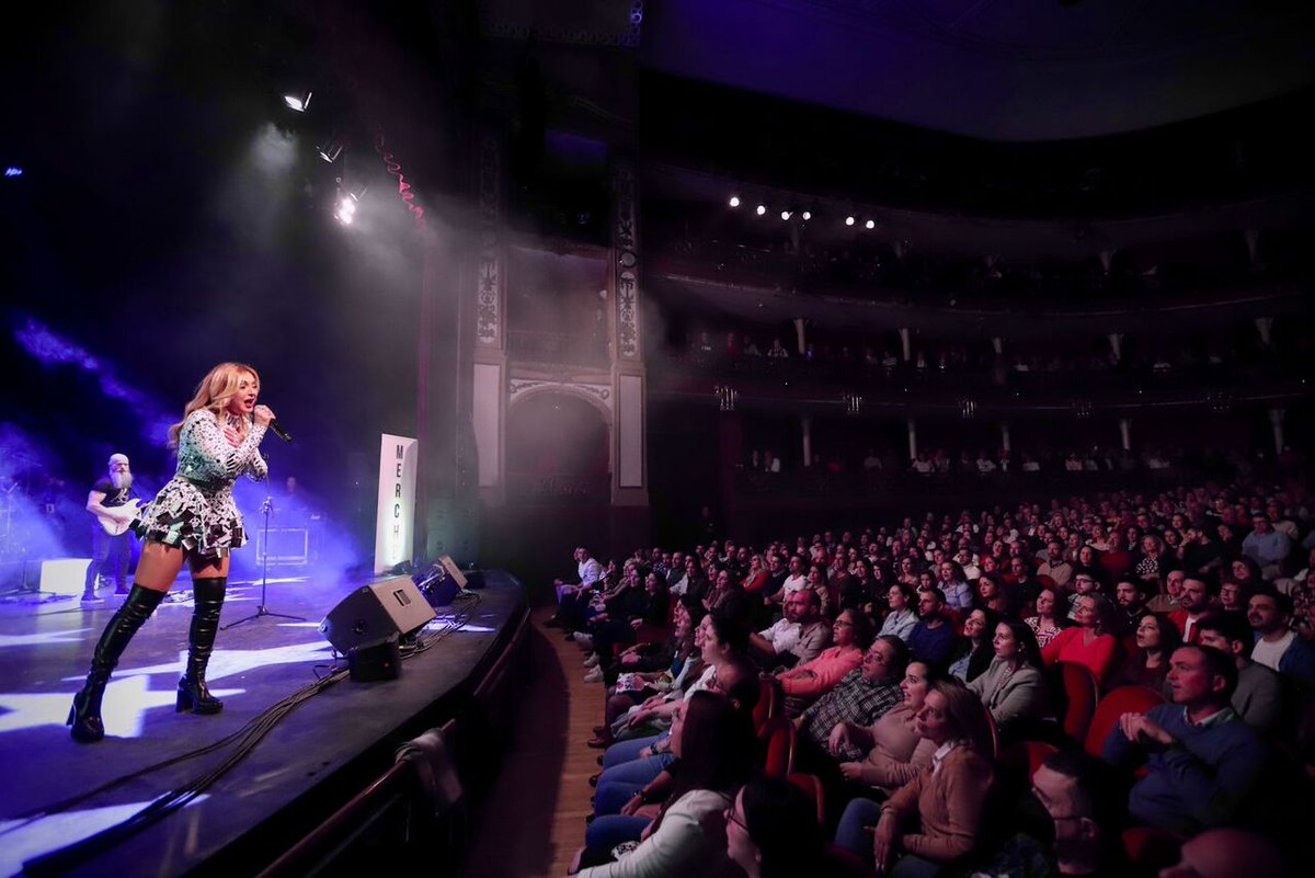 cordoba's tweet photo. Merche trae a #CórdobaEsp sus 20 años de música
Así fue su #concierto en el Gran Teatro
@MercheOficial
+ información y fotos 👉
 https://t.co/U4jwOa2KY3 https://t.co/yixoGGhltq