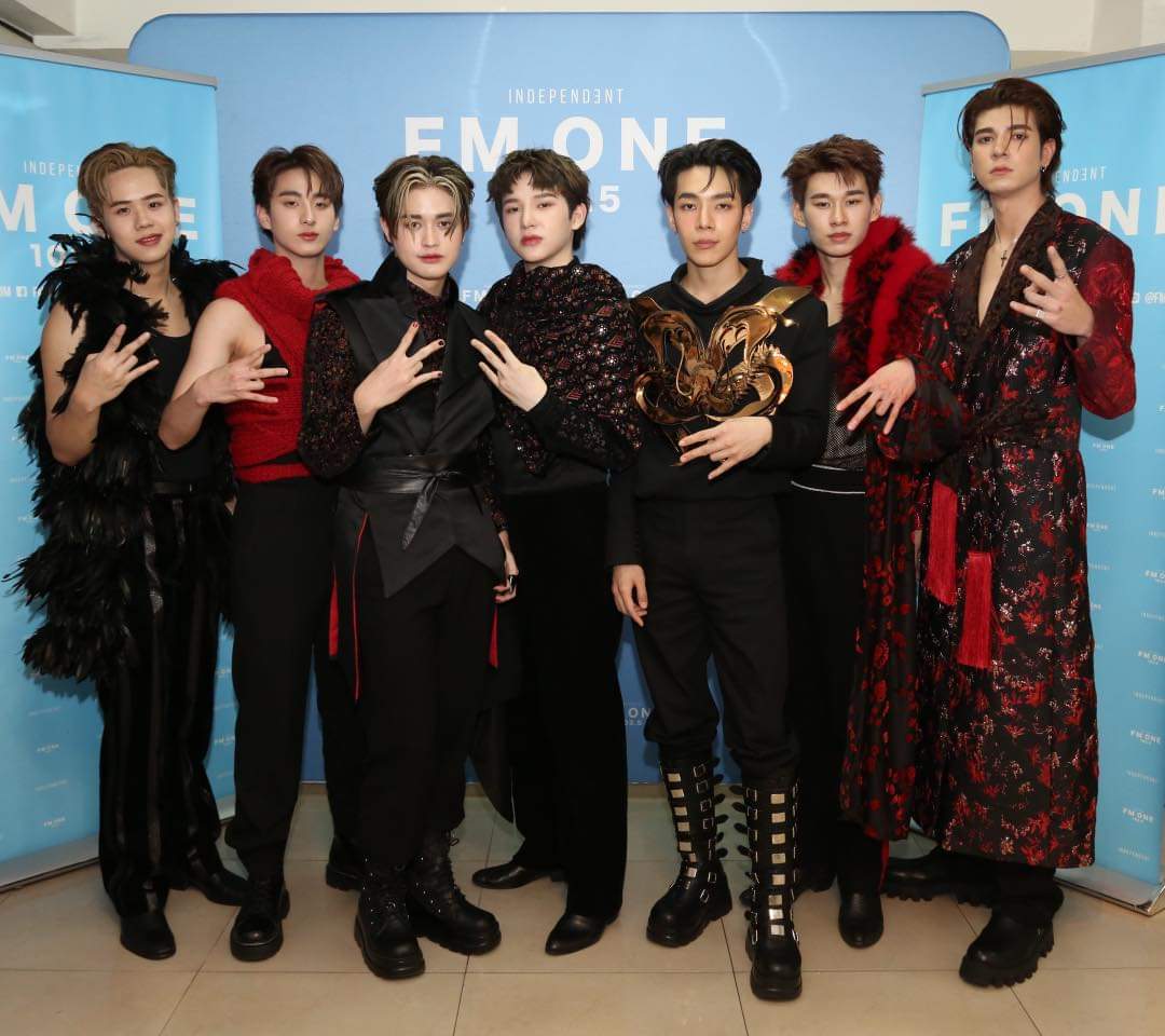 nicestoryy's tweet image. 🪄 โดนมนต์สะกดจาก #ATLAS พร้อมกันได้แล้ววันนี้

Available now on all streaming 🔥
YouTube : ATLAS

ที่มา : facebook.com/share/p/qAH3BT…

ATLAS Press Tour | I Got That Magic
#FMONE1035 #FMONExATLAS
#ATLASIGotThatMagic
#ATLAS_COMEBACK2024
꒰ #NiceATLAS #ATLAS_TH #ATLASth ꒱