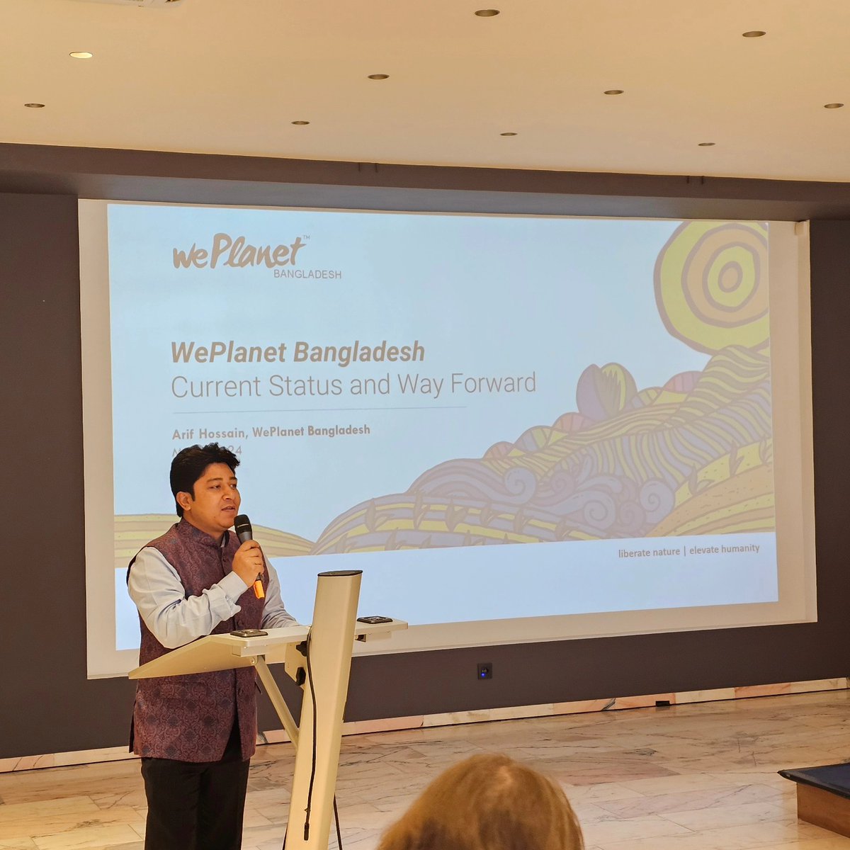 Ekomodernistit's tweet image. Yksi uusimmista WePlanet-organisaatioista on Bangladeshissa. Heidän edustajansa Arif Houssain kertoi maan ilmansaasteongelmasta, joka aiheuttaa mm. ennenaikaista kuolemaa. Jopa 30% maan ilmansaasteista tulee Intiasta.  #Weplanet #airpolution