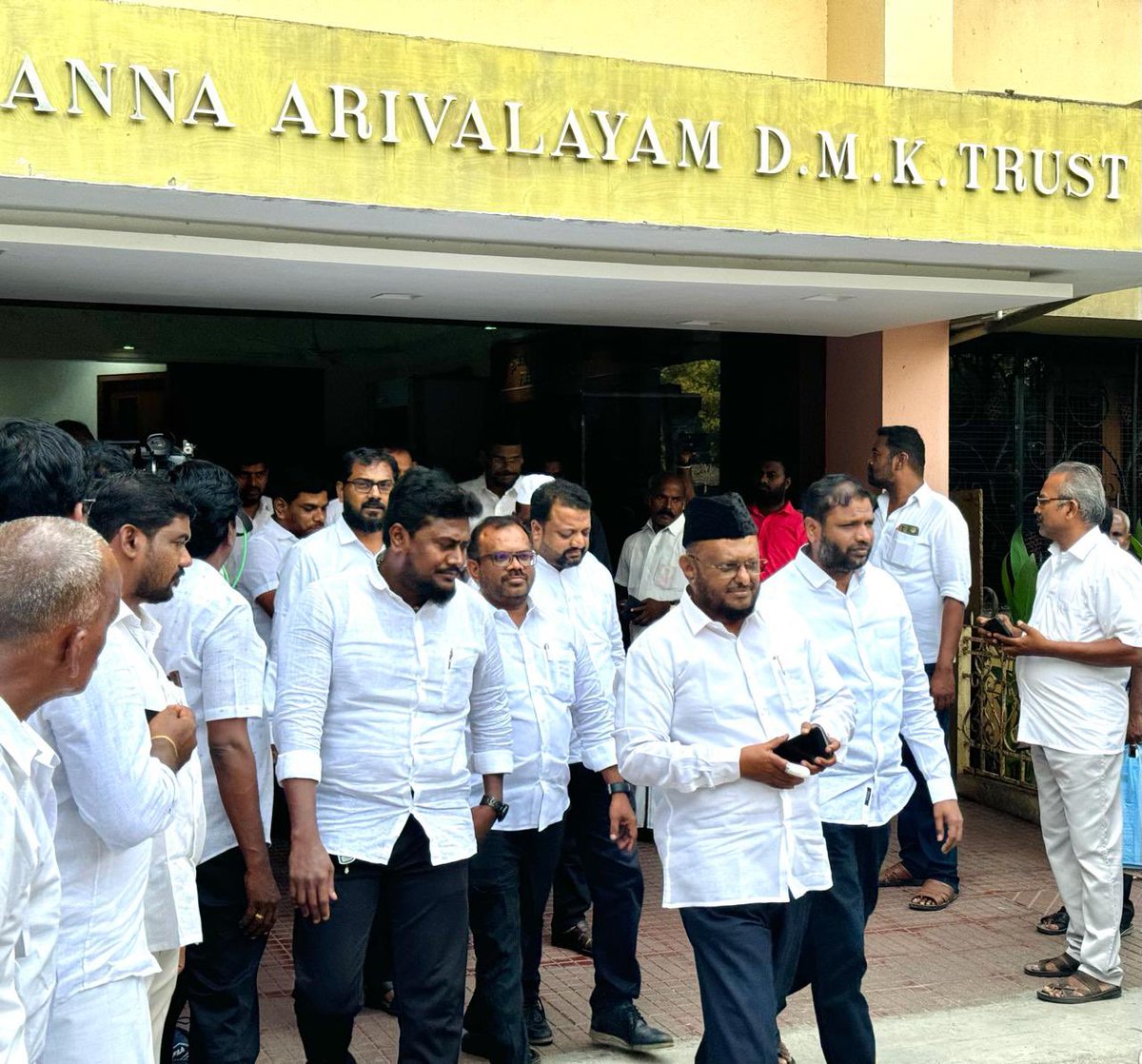 abdulsamadmmk's tweet image. திமுகவுடன் மமக முதற்கட்ட பேச்சு வார்த்தை 

சென்னை அண்ணா அறிவாலயத்தில் அமைச்சர் டி.ஆர்.பாலு தலைமையிலான குழுவுடன் மனிதநேய மக்கள் கட்சி தலைவர் பேராசிரியர் எம்.எச்.ஜவாஹிருல்லா எம்.எல்.ஏ,அவர்கள் தலைமையில் கலந்த கொண்டேன். 

#mmkitwing #jawahirullahmla #Elections2024
#abdhulsamadmla