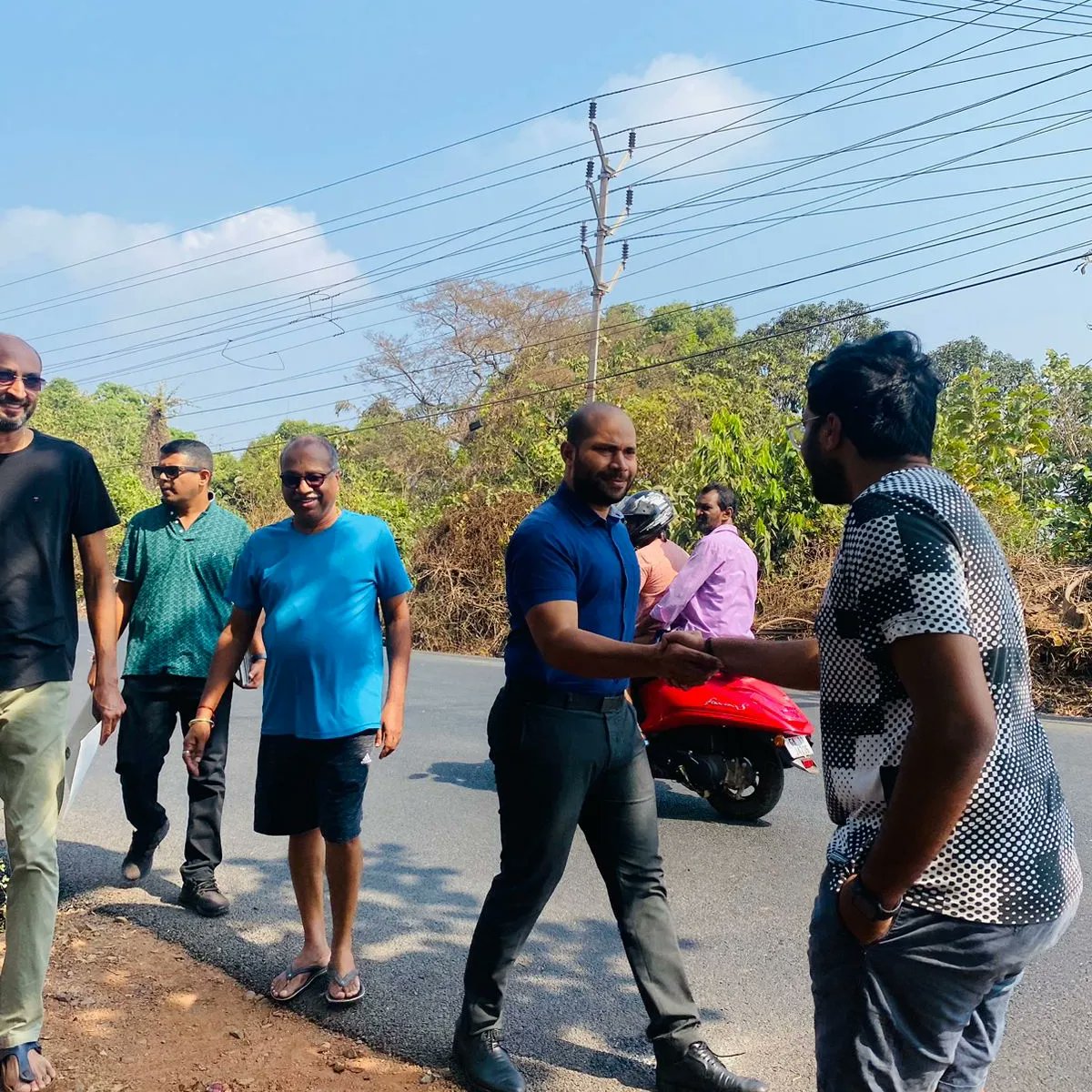 Joshua_De_Souza's tweet photo. Visited and engaged with my fellow people of Ward No. 6 in #Ganeshpuri. It is always a great feeling to interact with my constituents, addressing their concerns and helping to resolve them expeditiously. 

#WardVisit #JoshuaDeSouza #StrongerMapusa #Mapusa #Goa https://t.co/KM63VJin1Y