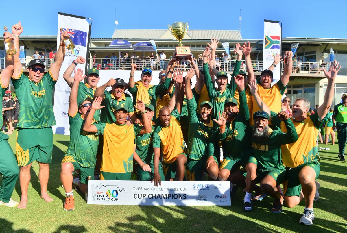ProteasMenCSA's tweet photo. CHAMPIONS 🏆 

The Proteas congratulate Team South Africa who raised our flag high as they won the 40-Over Cricket World Cup after a six-wicket victory over New Zealand in Cape Town. 🇿🇦🇳🇿🏏

Congratulations to the entire team 🙌 

#WozaNawe #BePartOfIt #40OverWC https://t.co/44FtmFwlPv