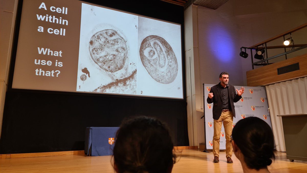 Thank you to Professor Nick Lane for yesterday's fabulous lecture in our series on 'Revolution'. Another capacity audience enjoyed Nick's talk on 'Revolution by Natural Selection'. Thank you @uclbiosciences for lending Nick to us for the evening 😎😀