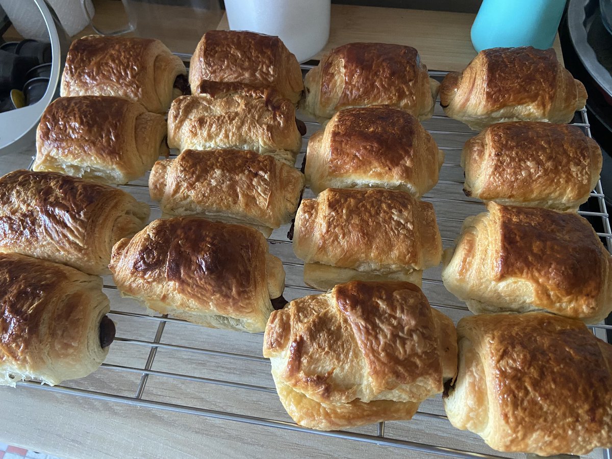 Recién saliditos del horno… hacía años no hacía 😋😊 #sabadodulce #painauchocolat