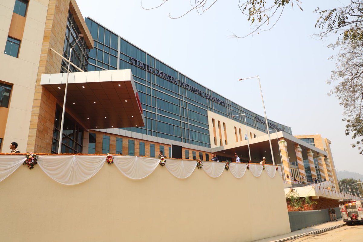 himantabiswa's tweet photo. A giant leap towards Cancer Care 🎗

We are investing over ₹ 3,600cr to build a world class cancer care network in Assam.

Today, we inaugurated the 9th cancer hospital, built at a cost of ₹395cr. Eight more such hospitals are being constructed.

@tatatrusts @CareAssam https://t.co/ZPv8xppe76